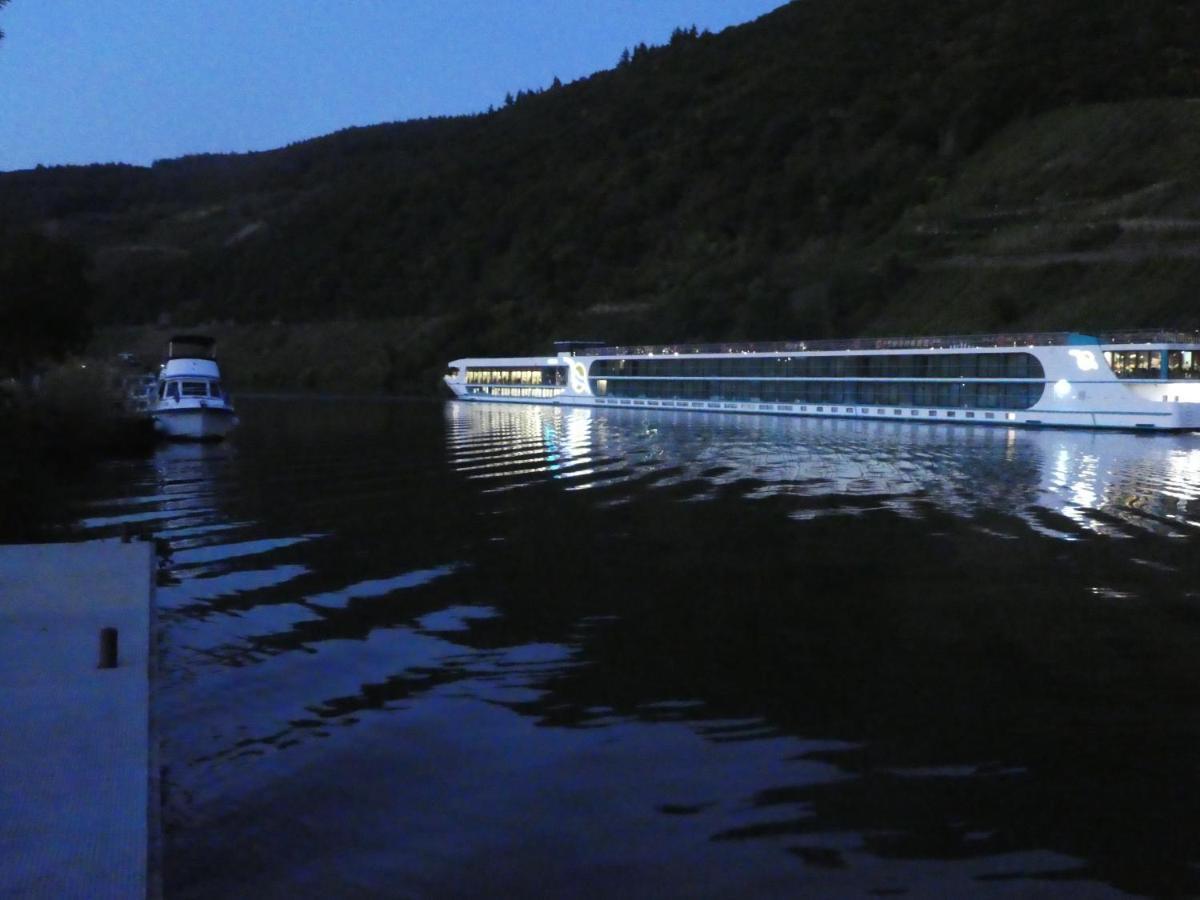 Hotel Hausboot Moselrose in Pölich Polich Exterior foto