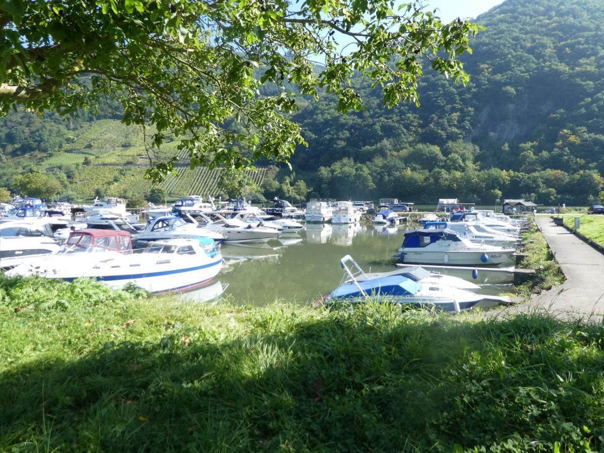 Hotel Hausboot Moselrose in Pölich Polich Exterior foto
